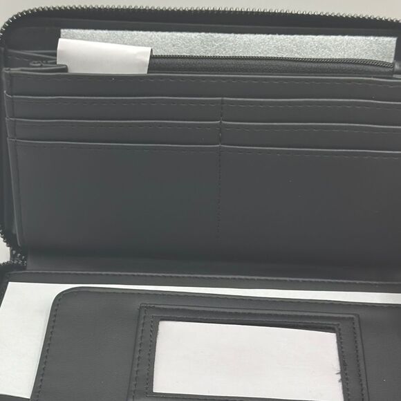 Betsey Johnson Black Skull Wallet - Picture 5 of 6